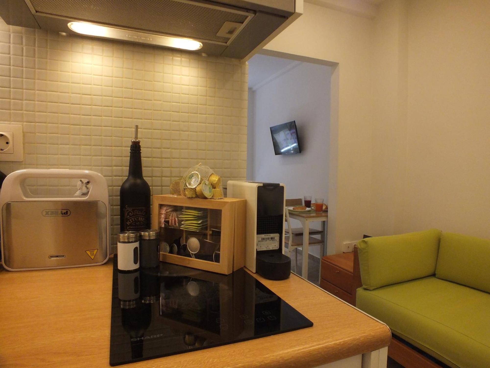 Apartment Cozy At Panormou Metro, Center